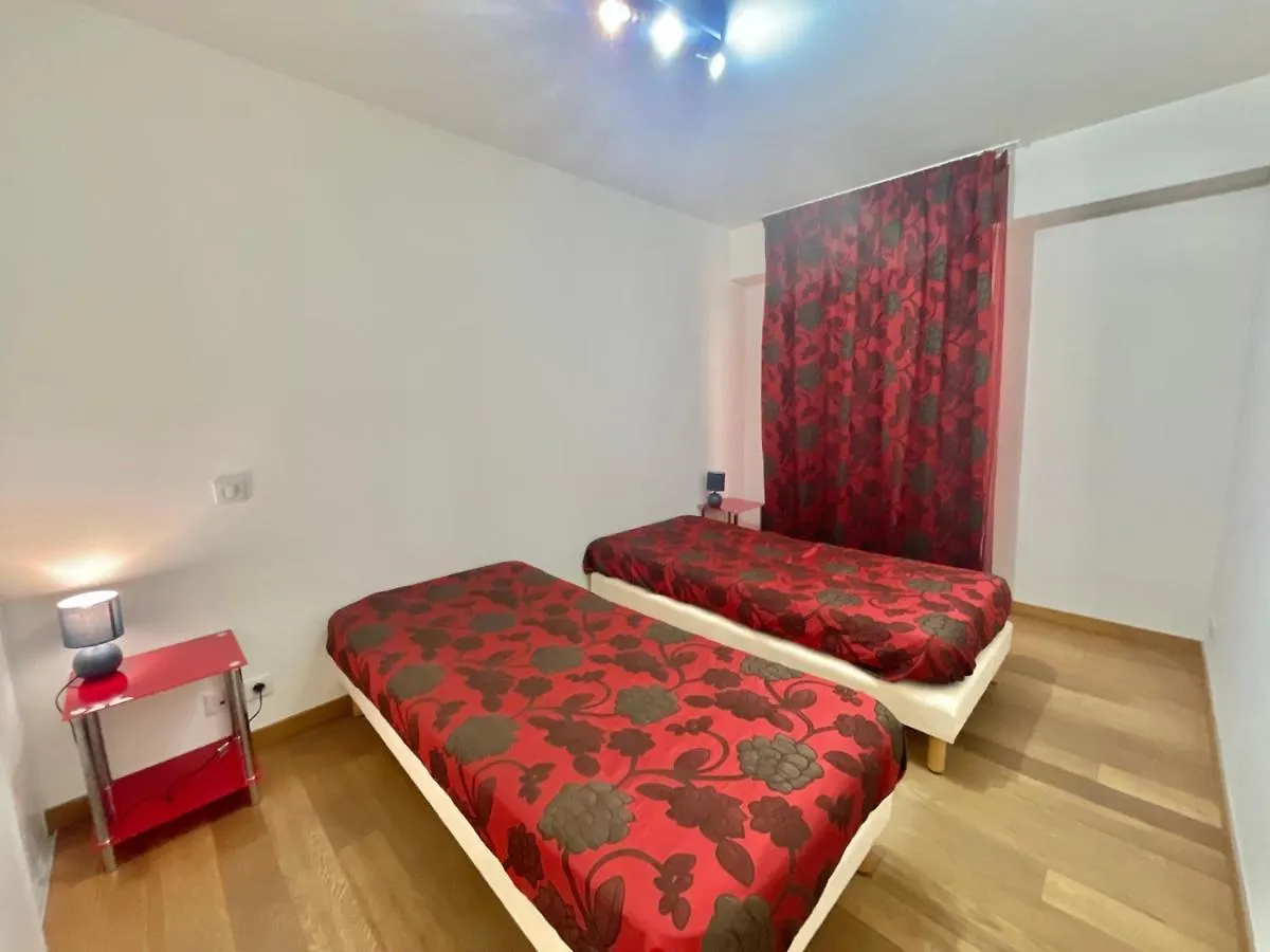 Vieux Port Two Bedroom Apartment A11 戛纳