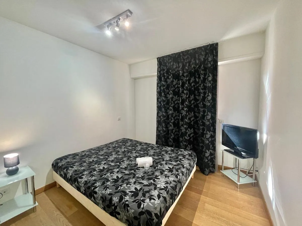 Vieux Port Two Bedroom Apartment A11 戛纳 0*,
