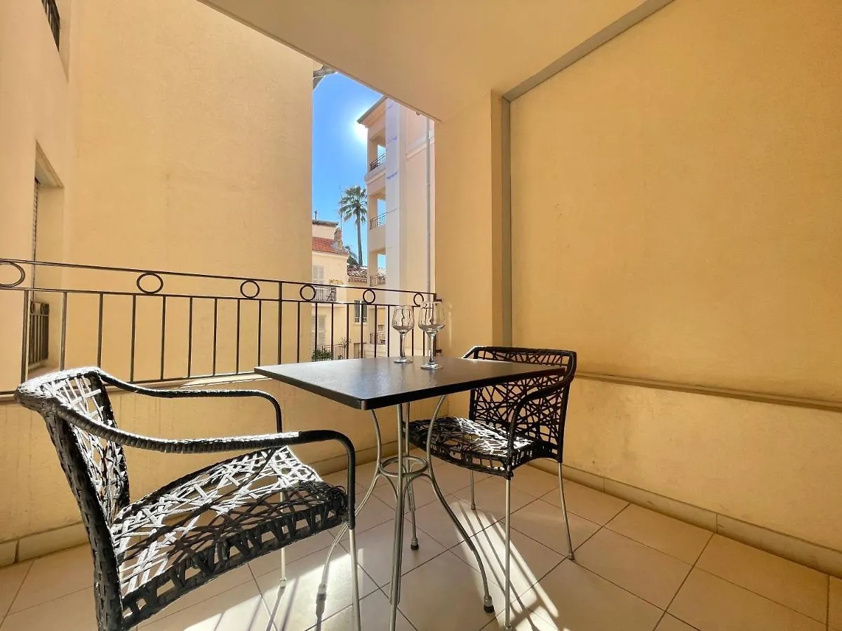 Vieux Port Two Bedroom Apartment A11 戛纳 法国